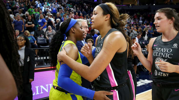 collier_vs_arike_hug_last_week.jpg